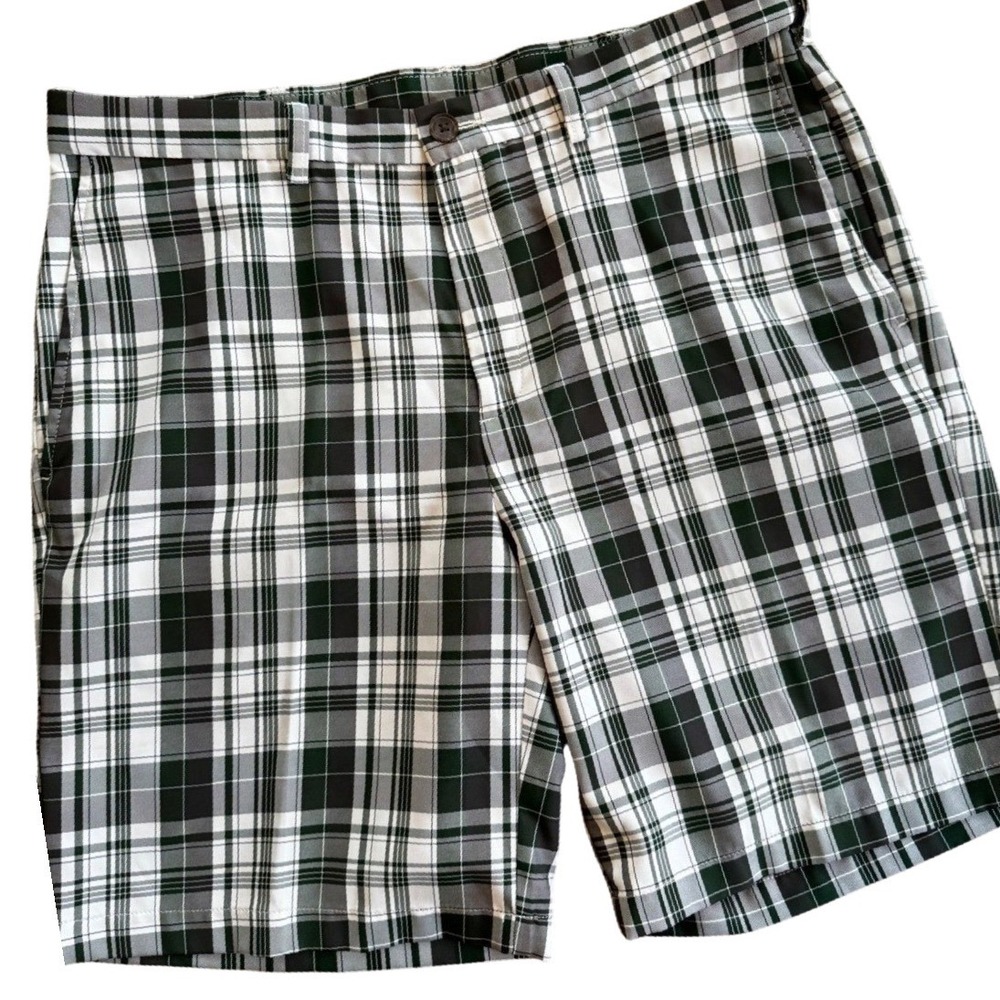 Haggar Mens Plaid Golf Shorts Green Black White Size 36 Flat Front Polyester